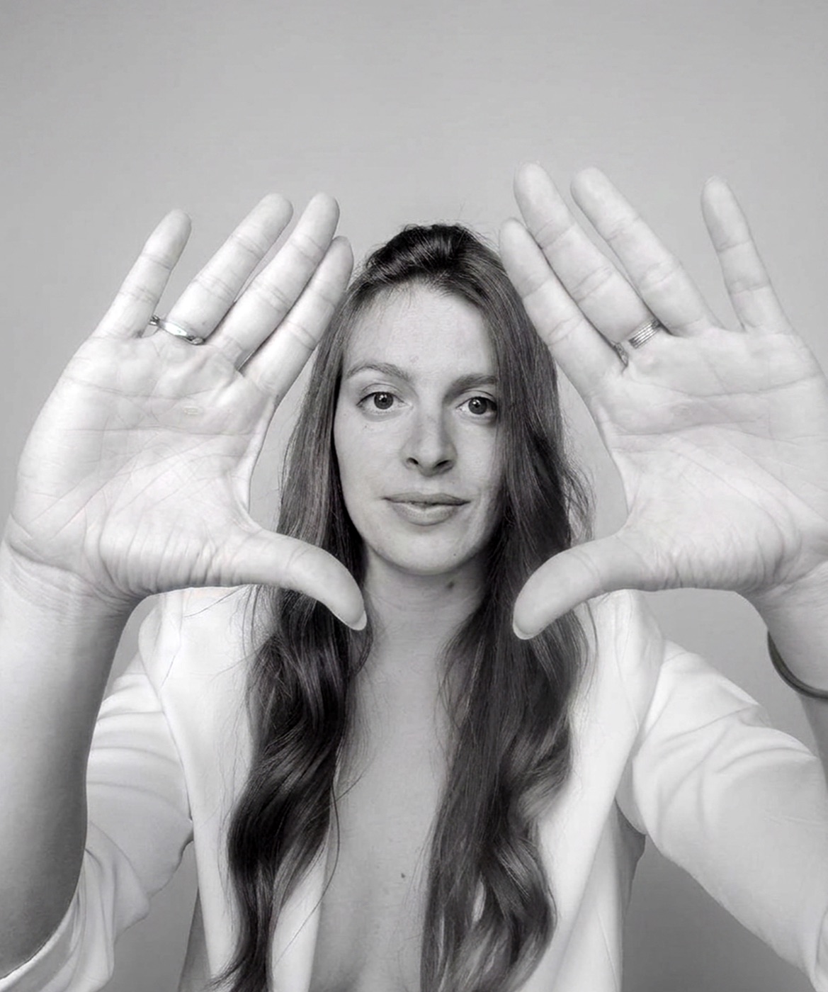 Coline Perrot, les mains ouvertes